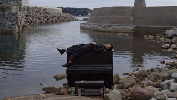 森山直太朗、48分超えの「原画」MV公開　井ノ原快彦、秦基博ら総勢22名によるコメントも