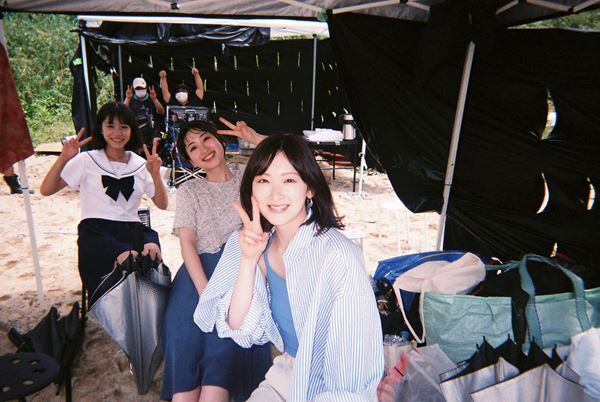 西畑大吾、山本美月、生駒里奈らが自ら撮影　映画『忌怪島／きかいじま』オフショット写真13枚公開