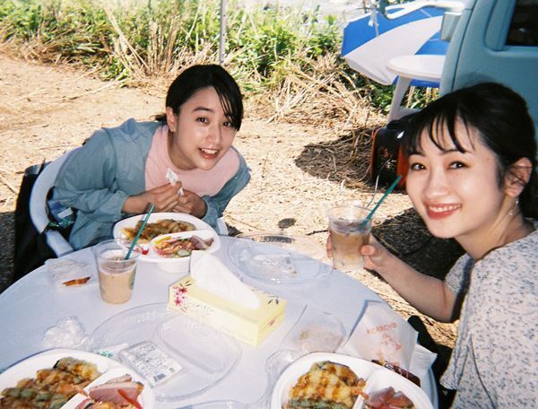 西畑大吾、山本美月、生駒里奈らが自ら撮影　映画『忌怪島／きかいじま』オフショット写真13枚公開