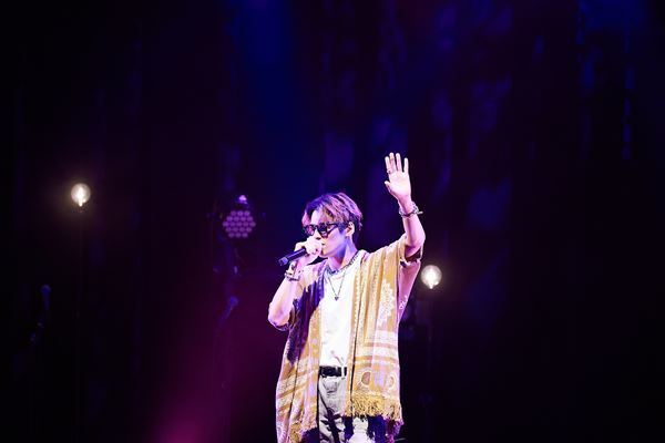 TETTA、大倉空人、小泉光咲、武藤潤がグループとは異なる魅力で心を掴む『LIVE Meets Vol.4』レポート