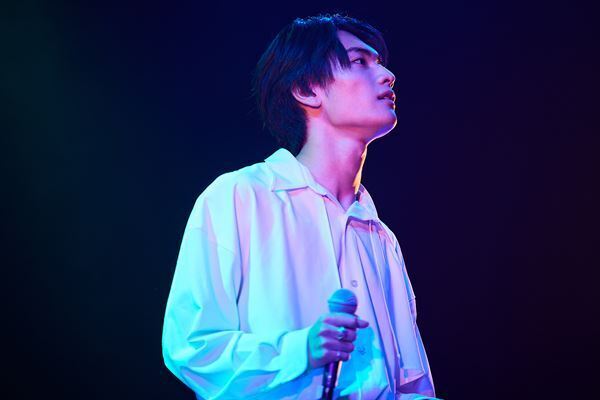TETTA、大倉空人、小泉光咲、武藤潤がグループとは異なる魅力で心を掴む『LIVE Meets Vol.4』レポート