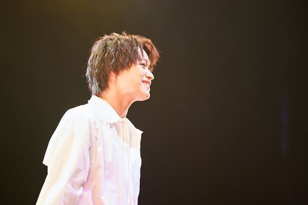 TETTA、大倉空人、小泉光咲、武藤潤がグループとは異なる魅力で心を掴む『LIVE Meets Vol.4』レポート