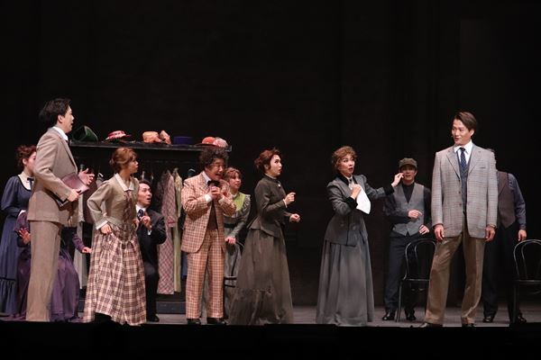 【レポート】美しく、温もりある魅せ方で“不思議”を生みだす　ミュージカル『ファインディング・ネバーランド』