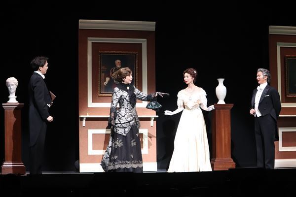 【レポート】美しく、温もりある魅せ方で“不思議”を生みだす　ミュージカル『ファインディング・ネバーランド』