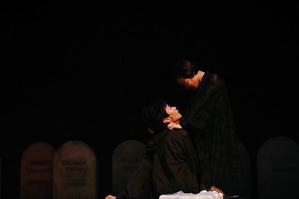 真夏に雪降るFUKAIPRODUCE羽衣『女装、男装、冬支度』上演中