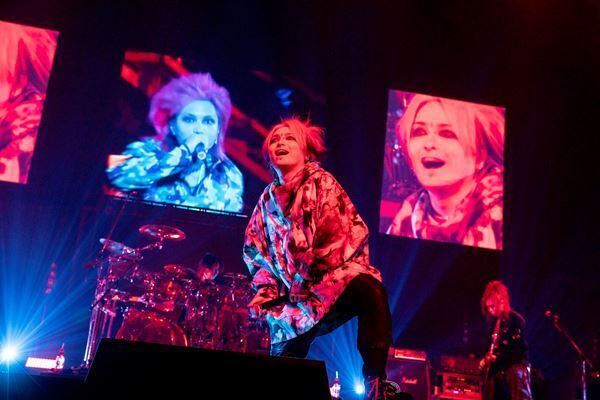 hideの名曲をYOSHIKIら盟友・ゆかりのあるアーティストが披露、トリビュートライブのオフィシャルレポート到着