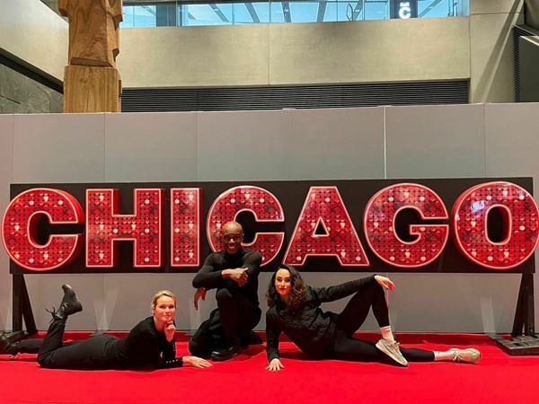 ブロードウェイミュージカル『シカゴ』3年ぶりの来日公演が開幕　初日レポート到着
