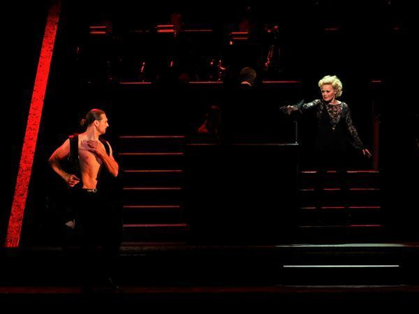 ブロードウェイミュージカル『シカゴ』3年ぶりの来日公演が開幕　初日レポート到着