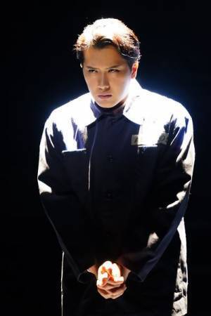 重心をかけてぶつかり合う二人の、切ない疾走　『スリル・ミー』Review１　尾上松也×廣瀬友祐　ピアノ：朴勝哲