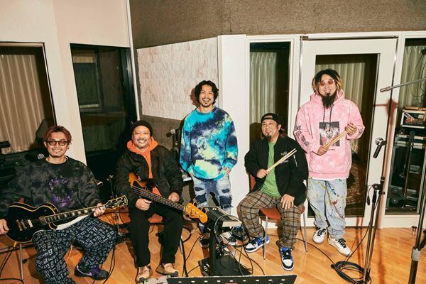 MONGOL800×WANIMA、スプリットEP『愛彌々』発売＆全国4カ所でライブツアー開催