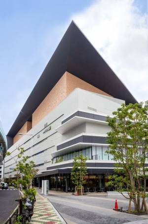 劇団四季の新劇場がいよいよオープン！ 傑作『オペラ座の怪人』でこけら落とし