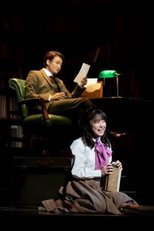 井上芳雄×新ジルーシャ・上白石萌音、10年目の『ダディ・ロング・レッグズ』装い新たに開幕