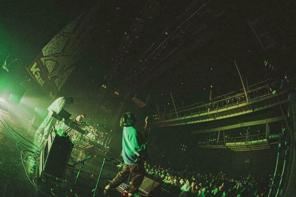 Kroi、マルチプレイヤー集団Ovallと初の対バン　ジャンルレスな音楽が響き渡る一夜【宮城公演ライブレポート】