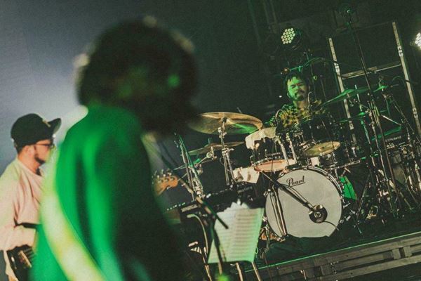 Kroi、マルチプレイヤー集団Ovallと初の対バン　ジャンルレスな音楽が響き渡る一夜【宮城公演ライブレポート】