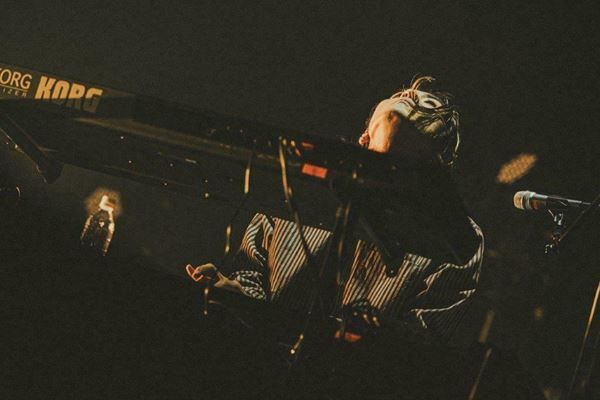 Kroi、マルチプレイヤー集団Ovallと初の対バン　ジャンルレスな音楽が響き渡る一夜【宮城公演ライブレポート】