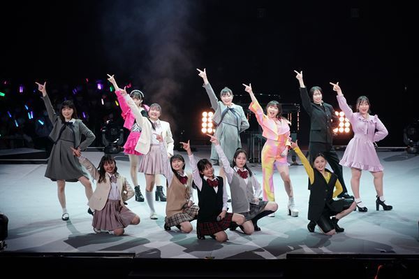 BEYOOOOONDS、多幸感に包まれた初の武道館ワンマンライブ「ずっと目を離さないで応援して」