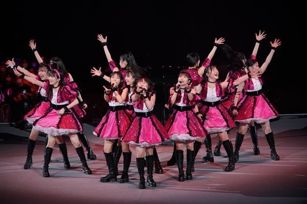 BEYOOOOONDS、多幸感に包まれた初の武道館ワンマンライブ「ずっと目を離さないで応援して」