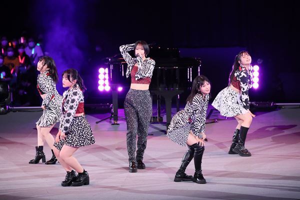 BEYOOOOONDS、多幸感に包まれた初の武道館ワンマンライブ「ずっと目を離さないで応援して」