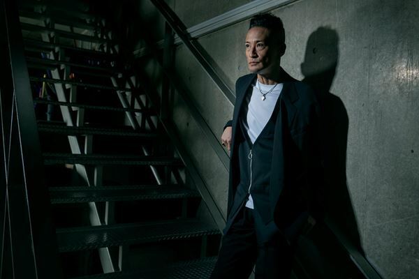 今日の1杯目のビールのために命を懸ける。松岡昌宏が語る目標をもたない生き方