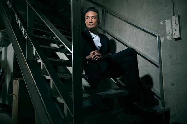 今日の1杯目のビールのために命を懸ける。松岡昌宏が語る目標をもたない生き方