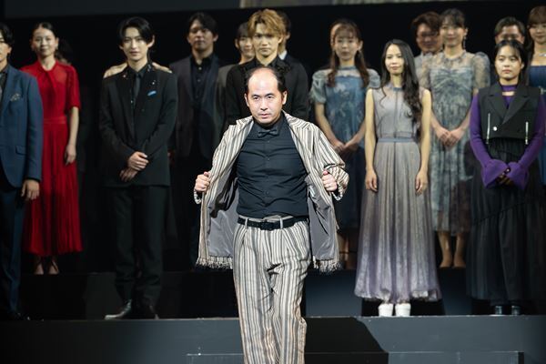 『民衆の歌』ほか豪華な歌唱に期待高まる　現・帝劇最後の『レ・ミゼラブル』製作発表会見に総勢84名キャストが勢揃い