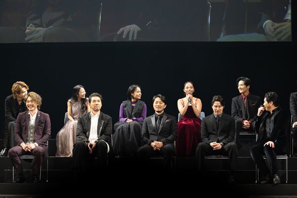 『民衆の歌』ほか豪華な歌唱に期待高まる　現・帝劇最後の『レ・ミゼラブル』製作発表会見に総勢84名キャストが勢揃い