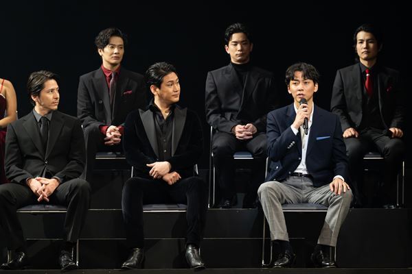 『民衆の歌』ほか豪華な歌唱に期待高まる　現・帝劇最後の『レ・ミゼラブル』製作発表会見に総勢84名キャストが勢揃い