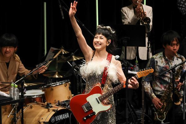 岸谷香、ビッグバンドを従えたBillboardツアー完走