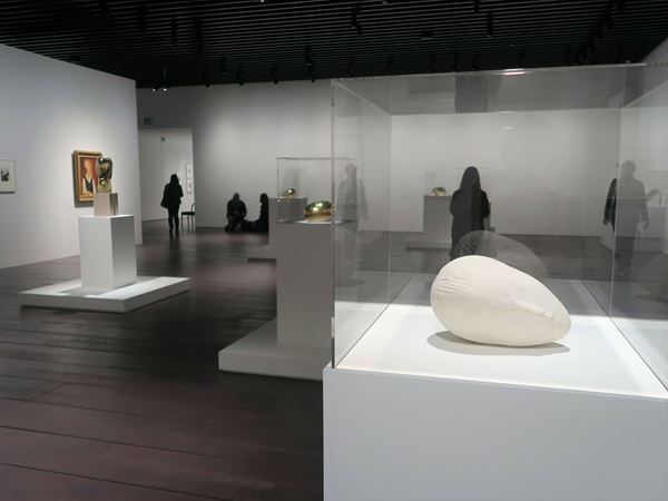 『ブランクーシ　本質を象る』アーティゾン美術館で開幕　パリのアトリエをイメージした展示空間も