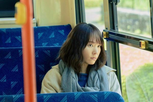 新垣結衣と原作キャラの共通点とは？　映画『違国日記』新たな場面写真＆メイキング写真公開