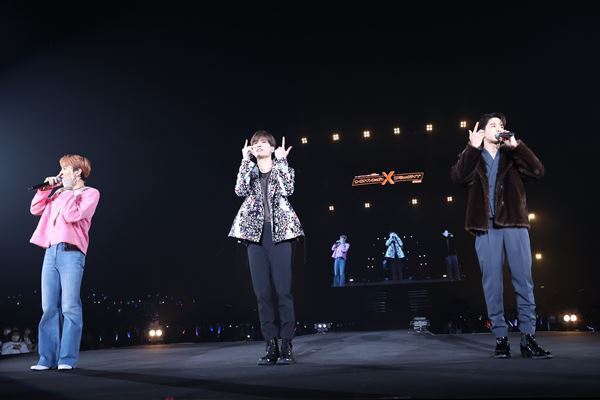 EXIT、&TEAM、JO1、超特急、緑黄色社会が横アリに集結 『オールナイトニッポンXスペシャルライブ』オフィシャルレポート