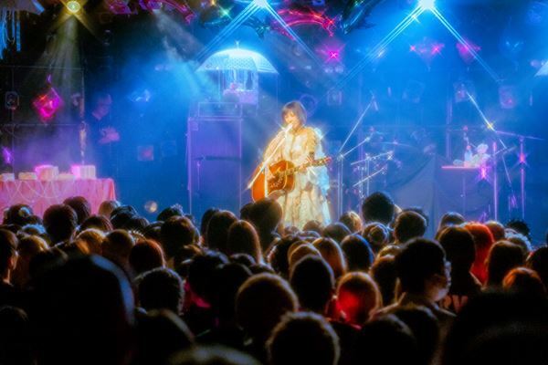 超☆社会的サンダル、大森靖子との対バンに夢叶う！ 熱気で溢れた『オニザワマシロ生誕祭』をレポート