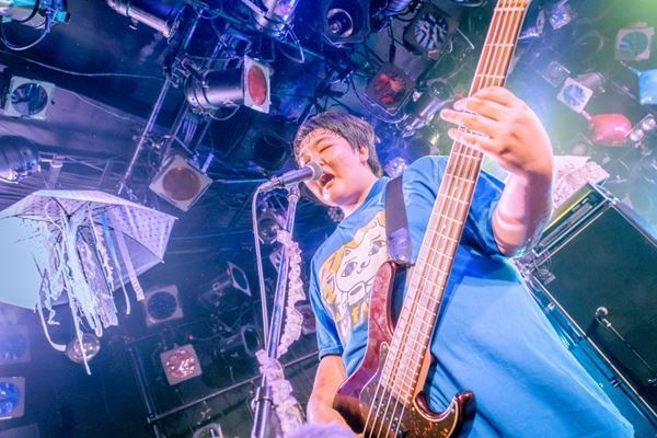 超☆社会的サンダル、大森靖子との対バンに夢叶う！ 熱気で溢れた『オニザワマシロ生誕祭』をレポート