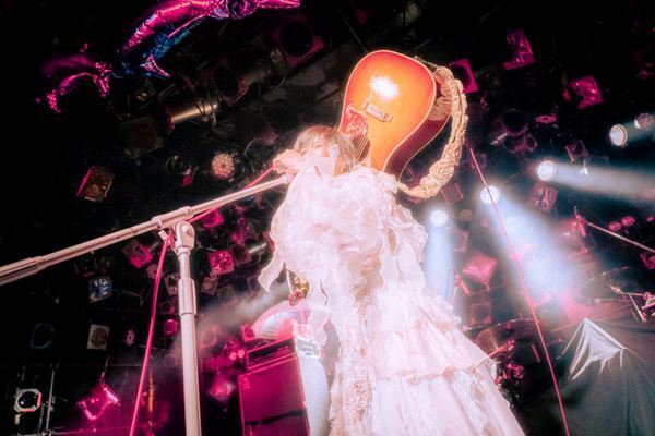 超☆社会的サンダル、大森靖子との対バンに夢叶う！ 熱気で溢れた『オニザワマシロ生誕祭』をレポート