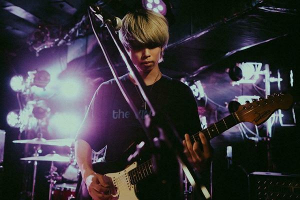 まなつ×CULTURES!!!×極東飯店の3バンドがリベンジライブ　『Grasshopper』オフィシャルレポート