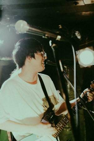 まなつ×CULTURES!!!×極東飯店の3バンドがリベンジライブ　『Grasshopper』オフィシャルレポート