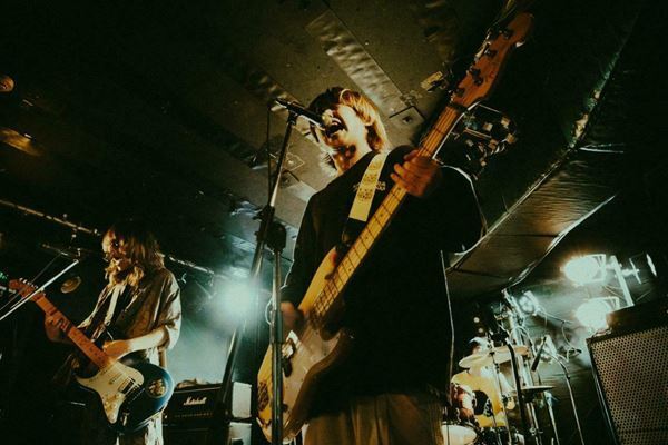 まなつ×CULTURES!!!×極東飯店の3バンドがリベンジライブ　『Grasshopper』オフィシャルレポート