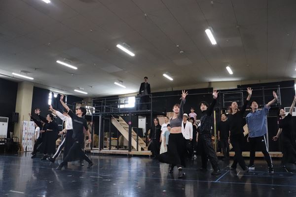 石丸幹二、井上芳雄、安蘭けいらが4曲を披露！　3つの家族の絆を描くミュージカル『ラグタイム』稽古場レポート