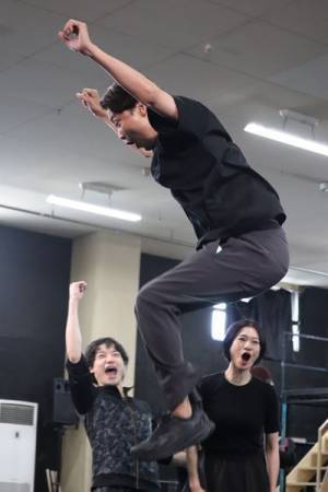 石丸幹二、井上芳雄、安蘭けいらが4曲を披露！　3つの家族の絆を描くミュージカル『ラグタイム』稽古場レポート