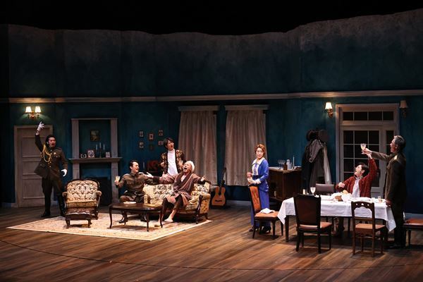 『白衛軍 The White Guard』ついに開幕　最新舞台写真＆公演後のキャストコメント到着