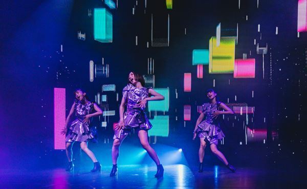 Perfume、ロンドン単独公演で「FLASH」「チョコレイト・ディスコ」など全16曲を披露