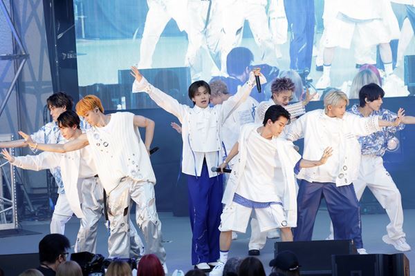 BUDDiiS初の日比谷野外音楽堂ライブレポート「みなさんが僕達の光です」