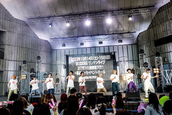 BUDDiiS初の日比谷野外音楽堂ライブレポート「みなさんが僕達の光です」