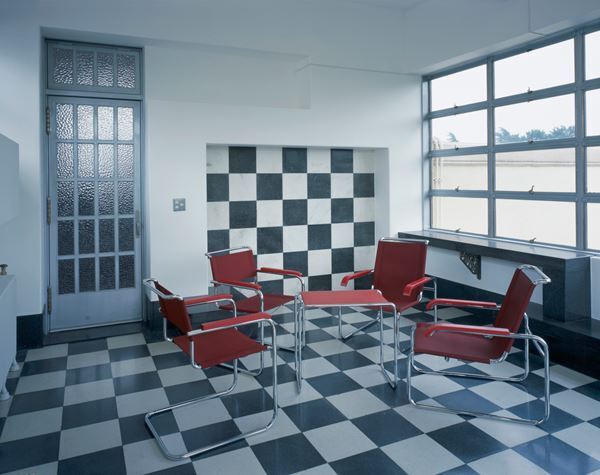 「照明」に焦点を当てアール・デコ建築の魅力を紹介『建物公開2024　あかり、ともるとき』東京都庭園美術館で