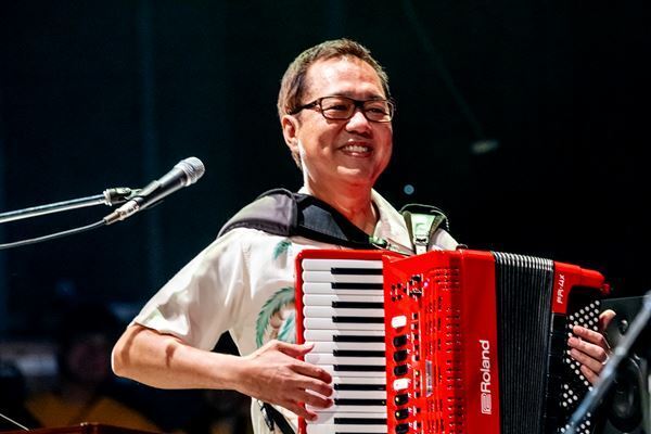 BEGIN『お天気祭りツアー』ファイナル公演　祭り気分に浮き立つライブレポート