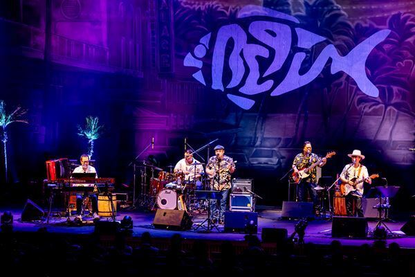 BEGIN『お天気祭りツアー』ファイナル公演　祭り気分に浮き立つライブレポート