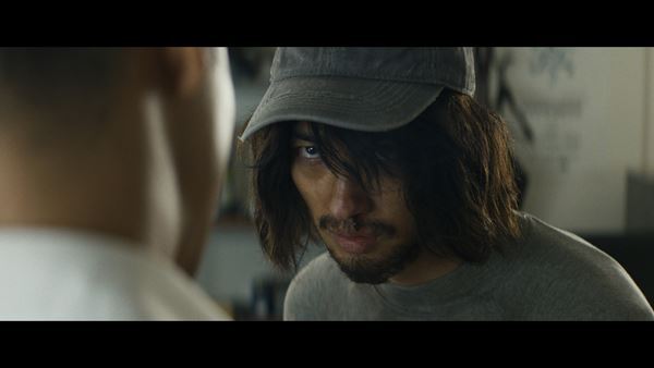 映画『正体』横浜流星が演じ分ける5つの顔”を写した場面写真公開