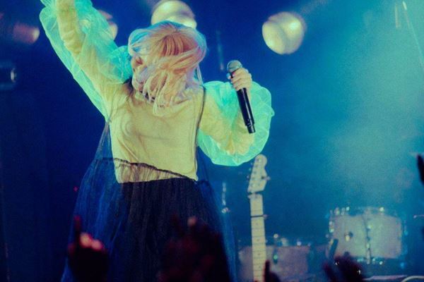 フレンズ、アルバム『ユートピアン』リリースツアー開幕「最高の思い出にしましょう！」【ライブレポート】