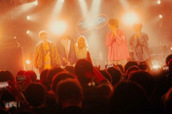 フレンズ、アルバム『ユートピアン』リリースツアー開幕「最高の思い出にしましょう！」【ライブレポート】