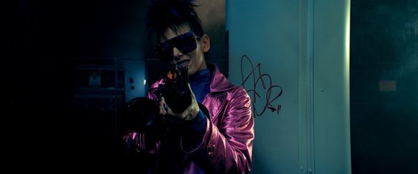 ステイサムの指名手配写真も『ビーキーパー』敵対する強敵たちの場面写真が公開